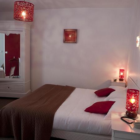 Logis Hotel Le Chrismas 沙托兰 外观 照片